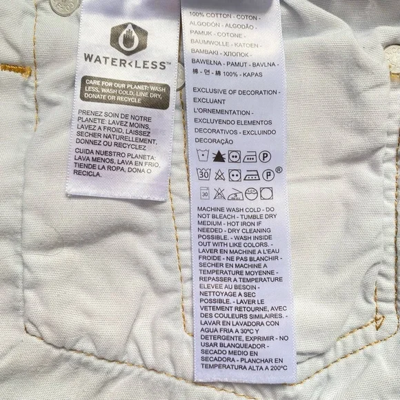 Hand Embroidered Levi’s button fly 501 High Rise Distressed Short Sh… - Picture 8 of 8